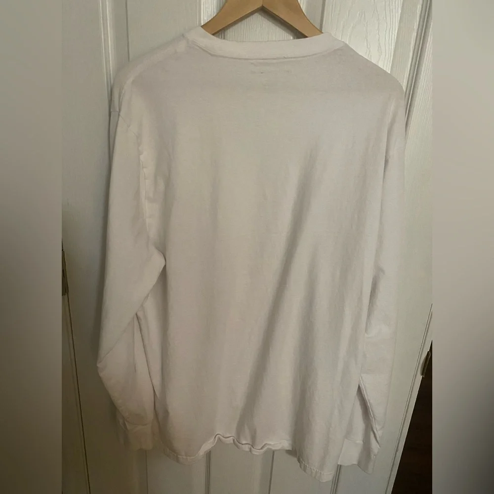American Eagle White Graphic Long sleeve T Shirt. - Picture 2 of 4